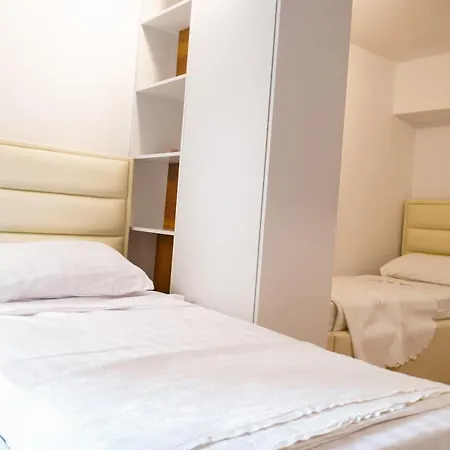 N'baz Apartment, 골렘