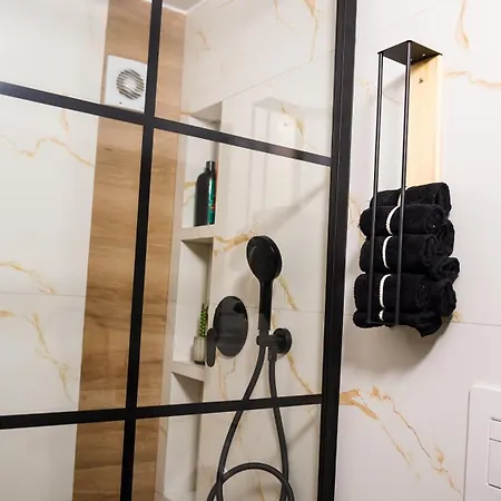 N'baz Apartment, * 골렘